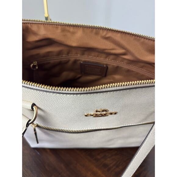 Coach Gallery Tote Gold/Chalk (off white/cream) EUC - Picture 10 of 12